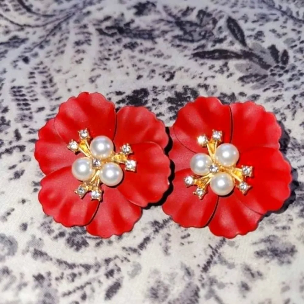 SUPER BEAUTIFUL large stud earrings - Picture 3 of 3